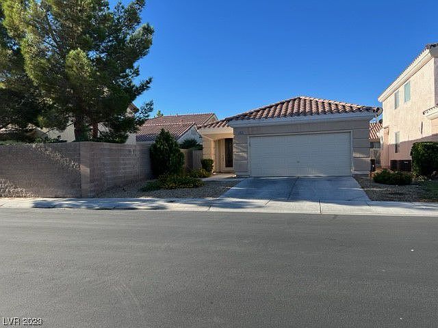 1st image of 249 Rolling Springs Dr