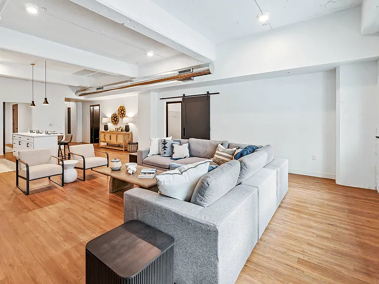 The Victor Luxury Apartments — Photo 9