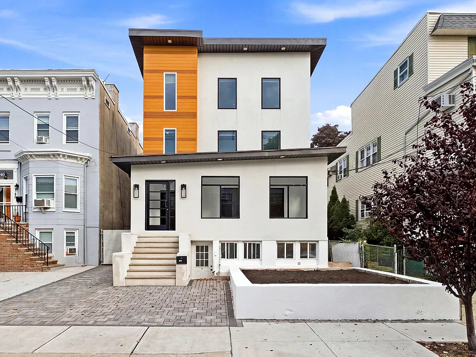 138 Avenue C #C