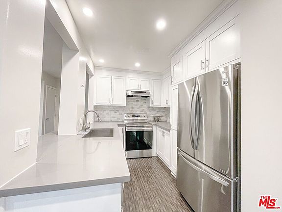 3rd image of 1117 S Bedford St APT 204
