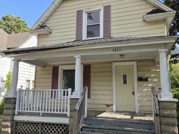 1211 James St, Kalamazoo, MI 49001