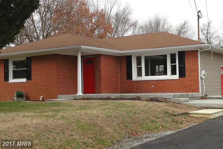 1st image of 124 Pinecrest Dr