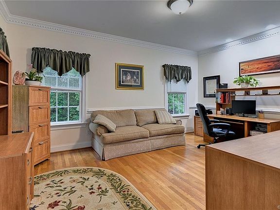4th image of 8112 Wrenfield Dr
