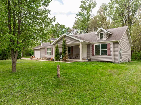 53821 Augustine Dr, South Bend, IN 46628