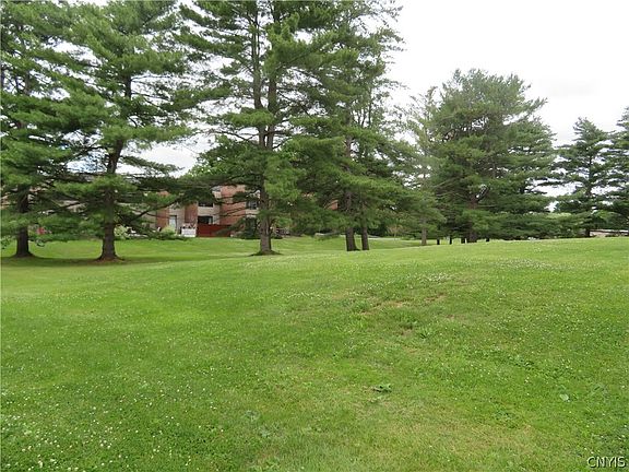 5th image of 101 Chestnut Hls