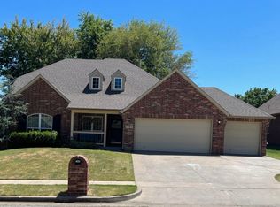 1805 E Jacksonville St, Broken Arrow, OK 74012