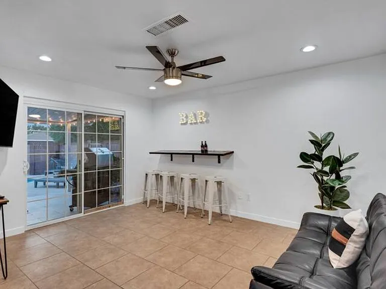 8137 E Amelia Ave — Photo 16