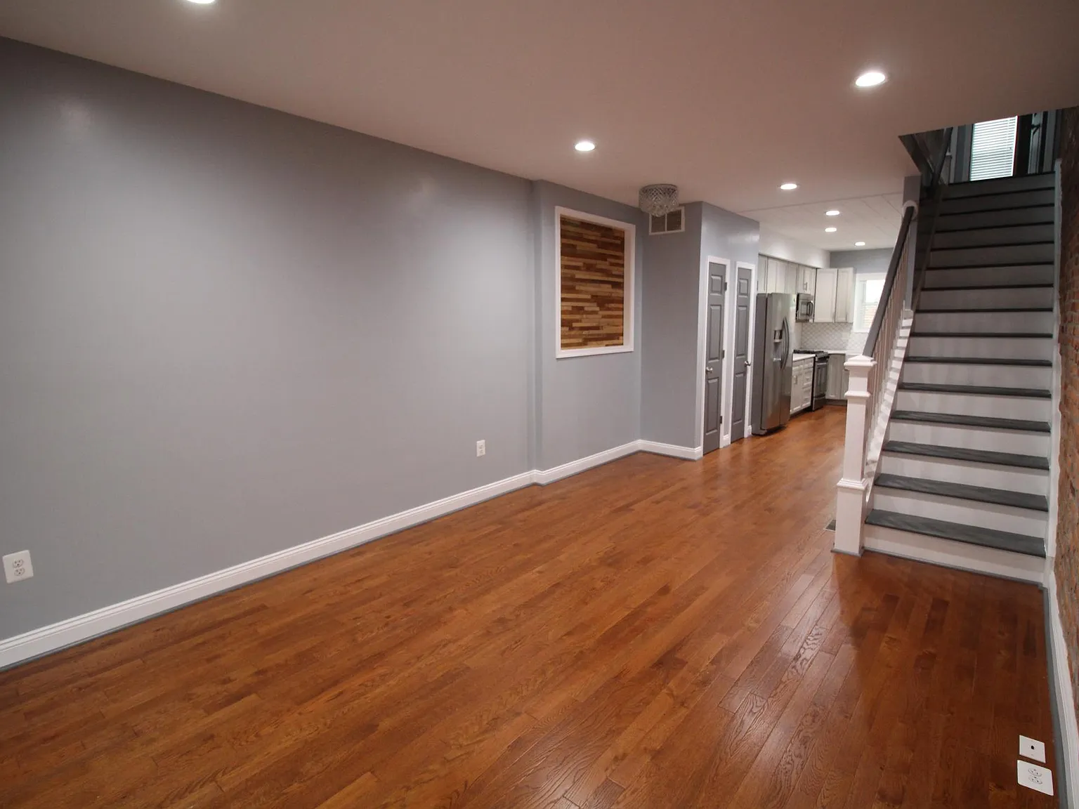 3 bed, 1400 sqft, $2,100 — Photo 3