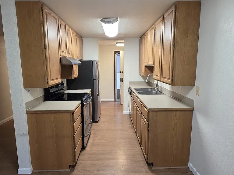 2325 W Crockett St #1 — Photo 2