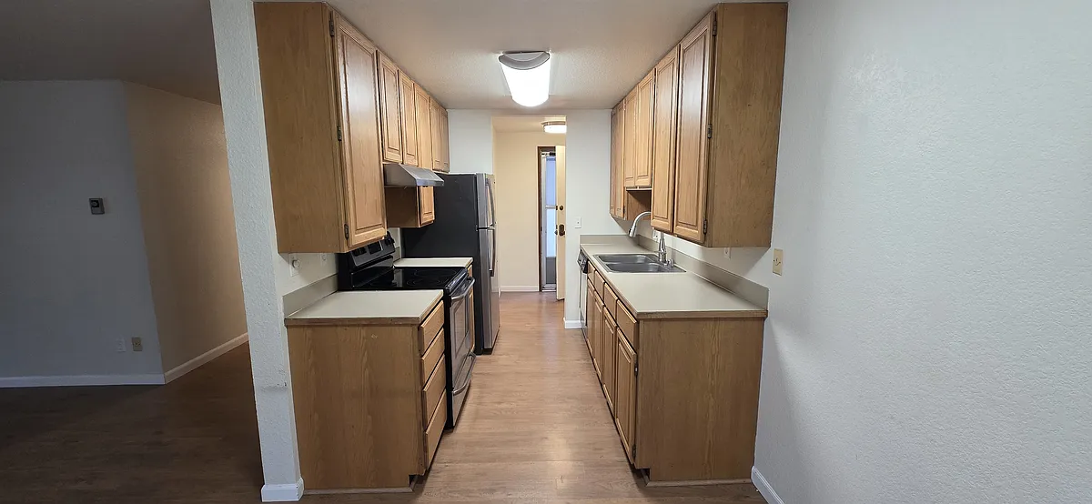 Building Photo - 2325 W Crockett St #1