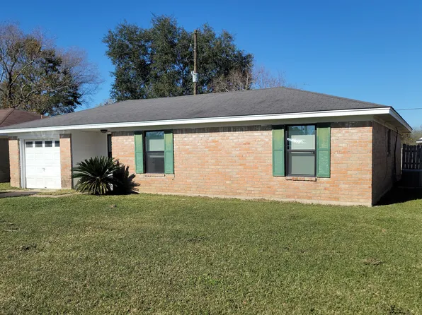 9 Parkland St, Bridge City, TX 77611