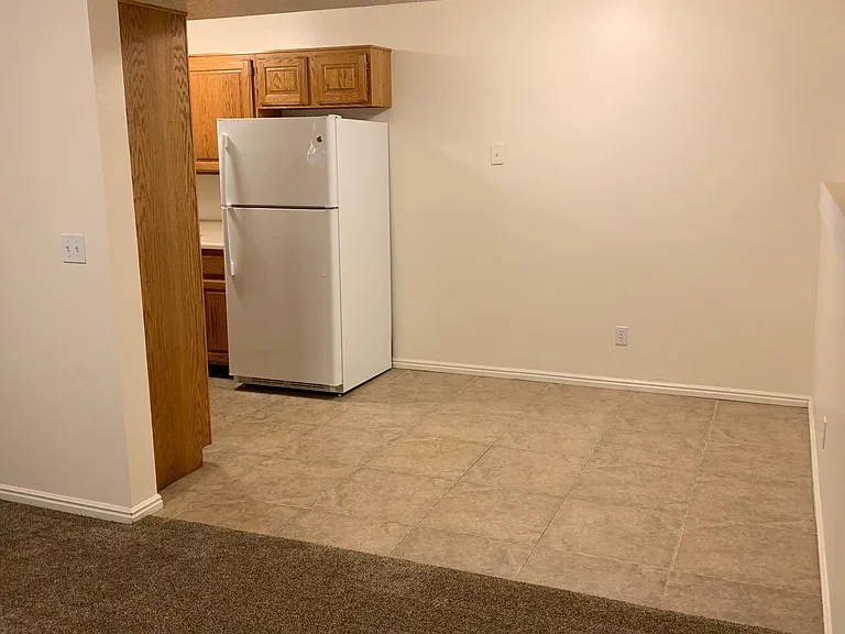 486 W Pacific Dr #4 — Photo 4