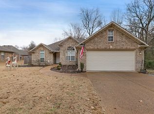 116 Greenvalley Dr, Jackson, TN 38305