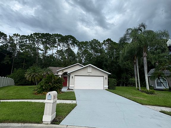 Exterior photo and driveway