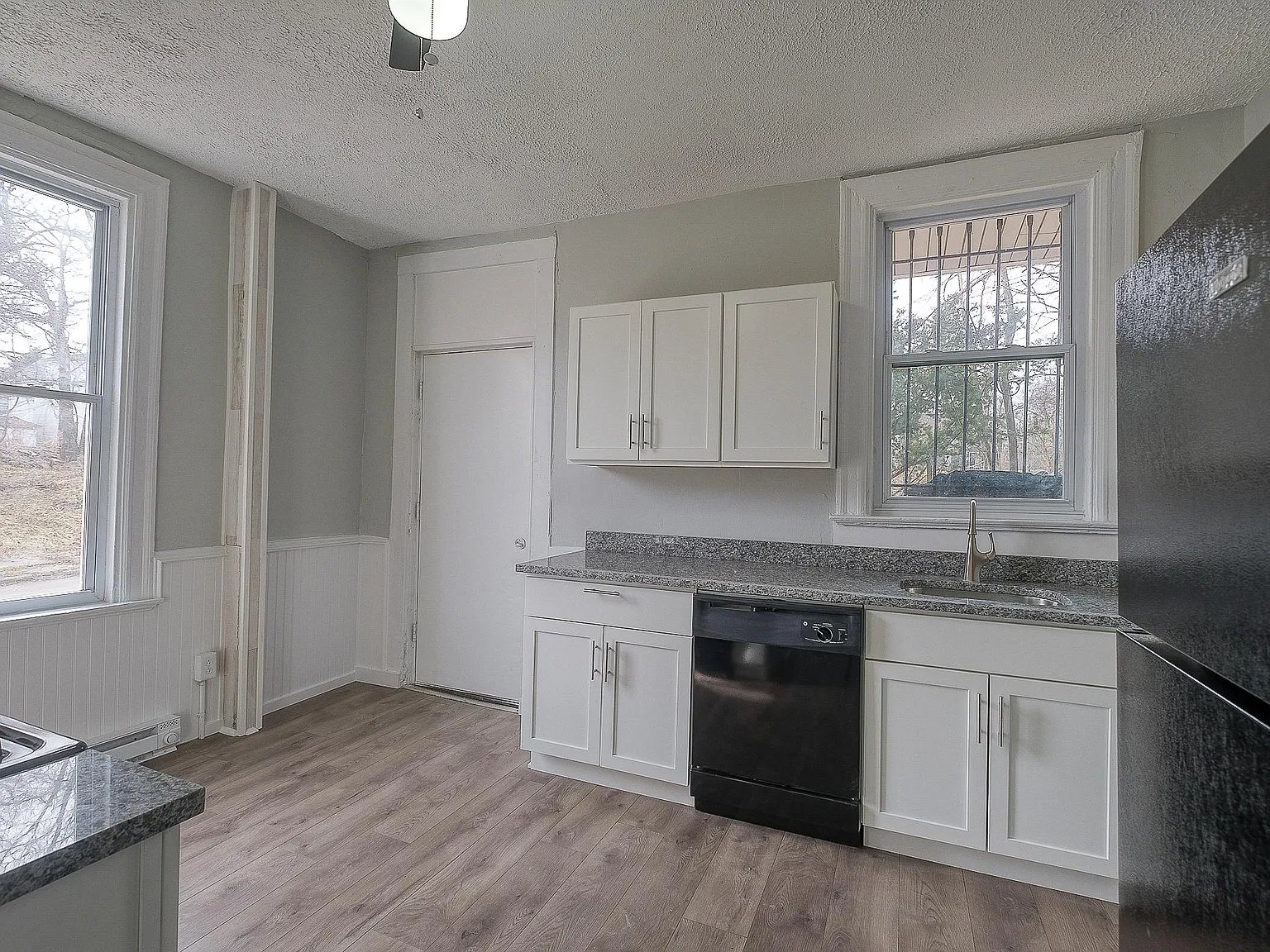 3 bed, 1200 sqft, $1,500 — Photo 3