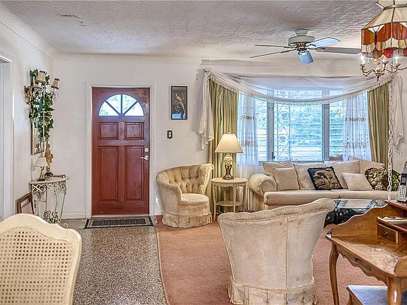 3rd image of 1024 Stoeber Ave