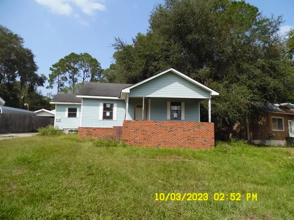 317 Pineview Dr, Waycross, GA 31501