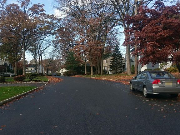 5th image of 31 Midway Dr
