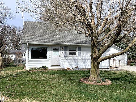 3rd image of 204 Vine St