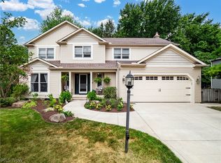 28622 Stonegate Cir, Westlake, OH 44145