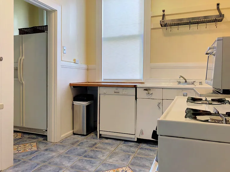 2134 Green St #5 — Photo 9
