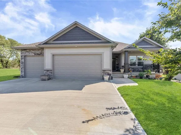 15109 Linden Ct, Bonner Springs, KS 66012