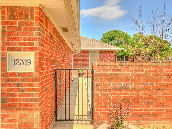 4th image of 12319 Greenlea Chase