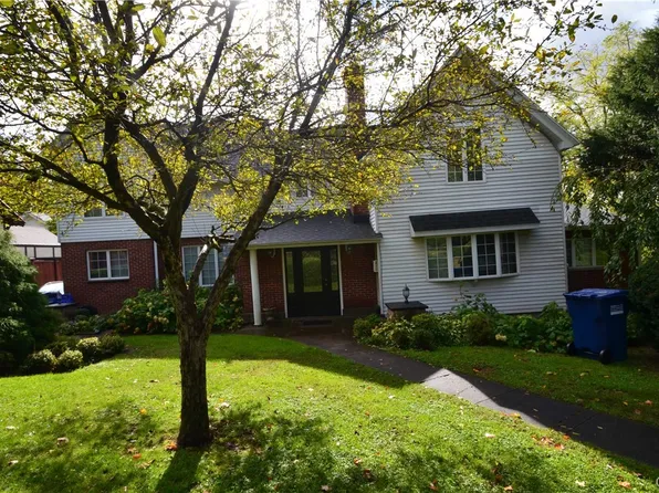 210 Lincoln Park Dr, Syracuse, NY 13203