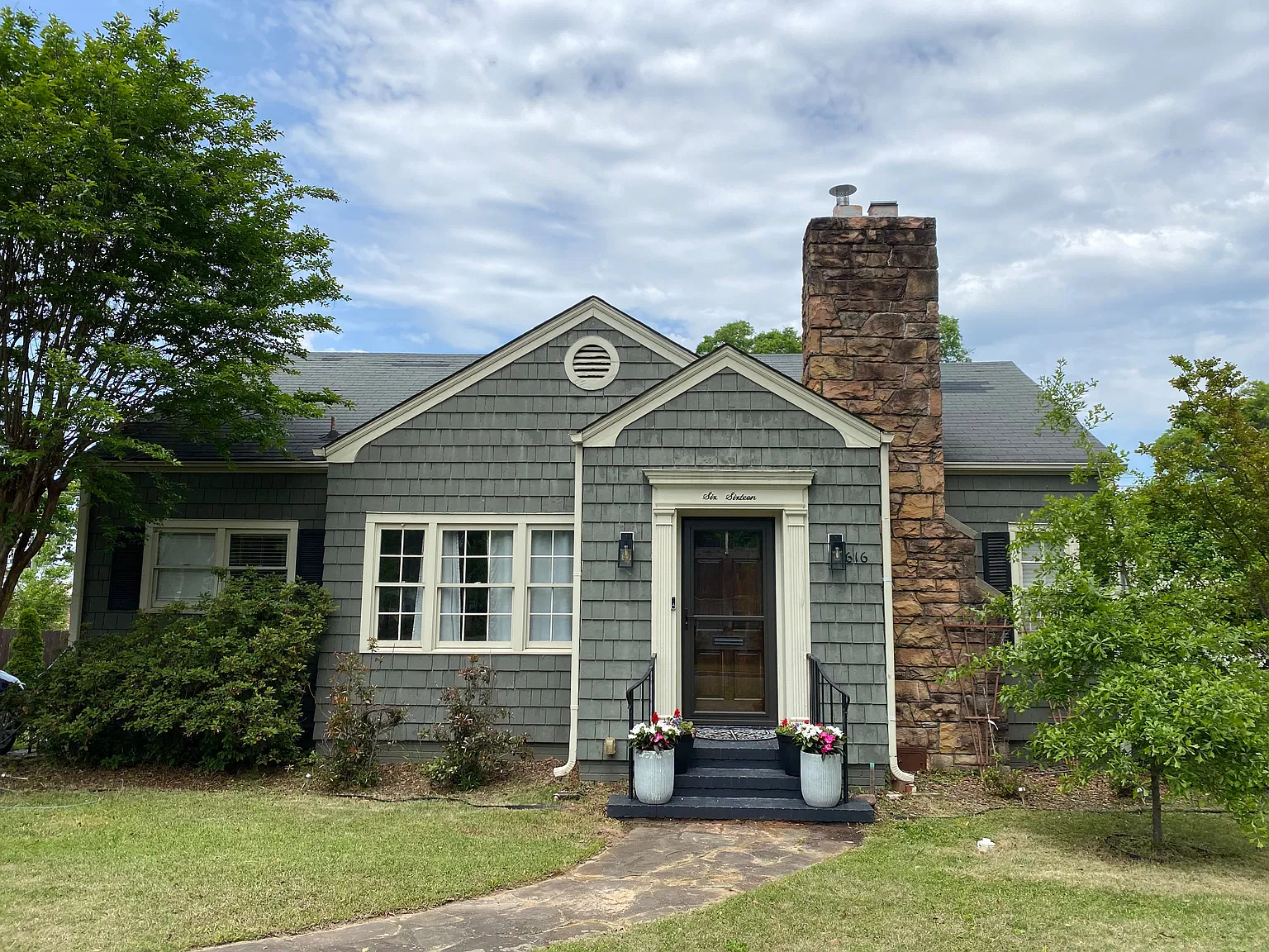 2 bed, 1.5 bath, 1419 sqft, $1,650 — Photo 2