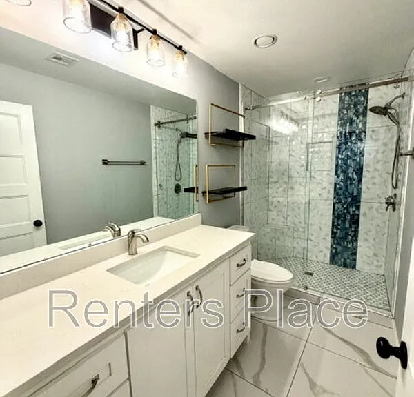 415 S Victor Ave #1 — Photo 8
