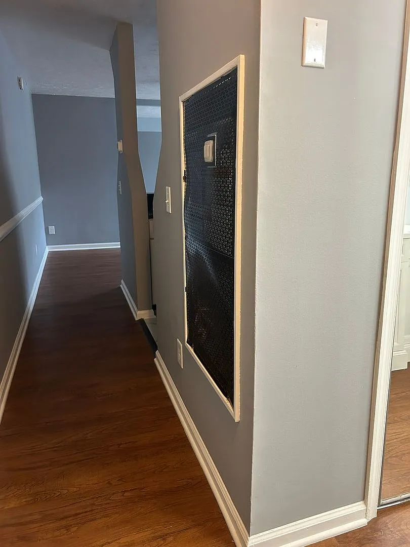 Bright 1-Bedroom Inside Desirable Hampton Club Community — Photo 3