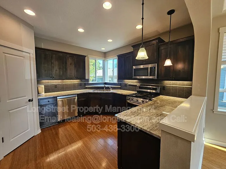 6458 NE 8th Ave — Photo 12