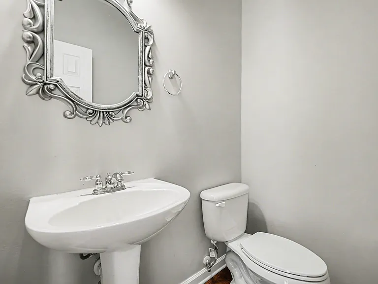 2119 Baggins Ln — Photo 21