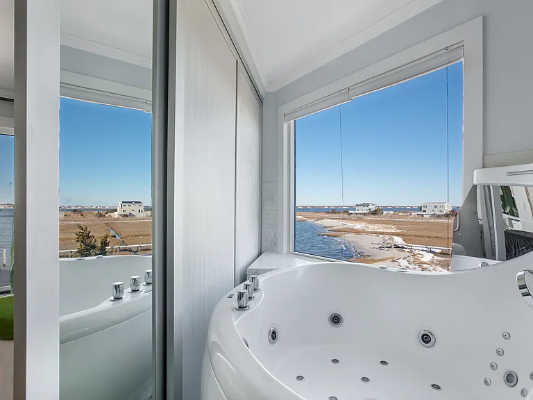 570 Dune Rd — Photo 14