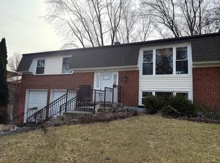 411 Assembly Dr, Bolingbrook, IL 60440