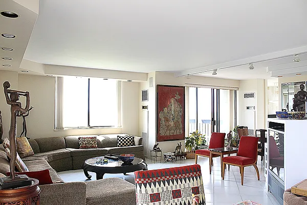 Sold by Charles Greenthal Property Sales | media 23