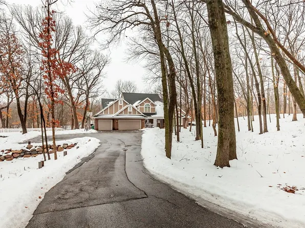 7083 Coburn Ln, Johnston, IA 50131