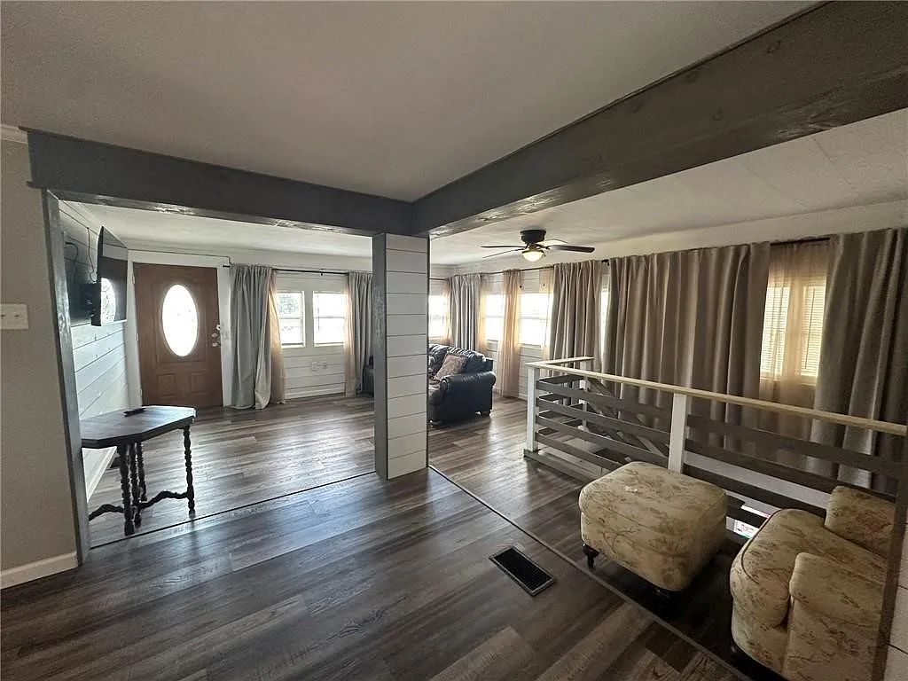 3 bed, 2.0 bath, 1680 sqft, $2,290 — Photo 3