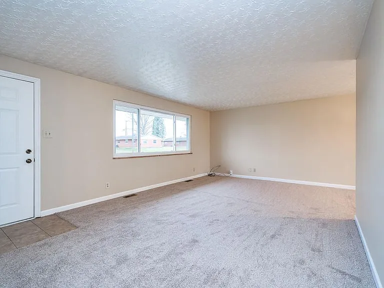 1121 Peidmont Dr — Photo 12