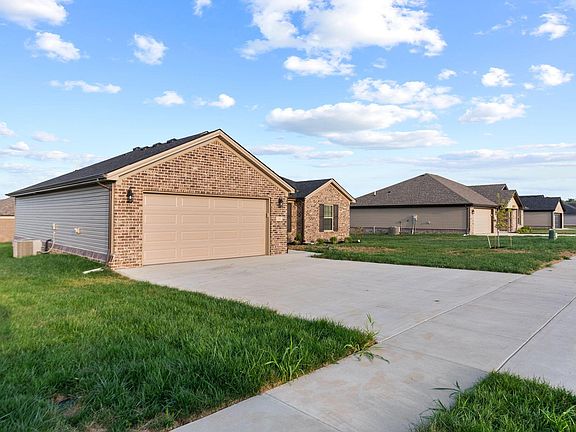 3rd image of 148 Candy Apple Ln