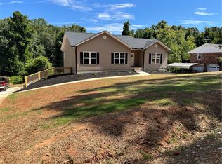 100 Dogwood Dr, Belton, SC 29627