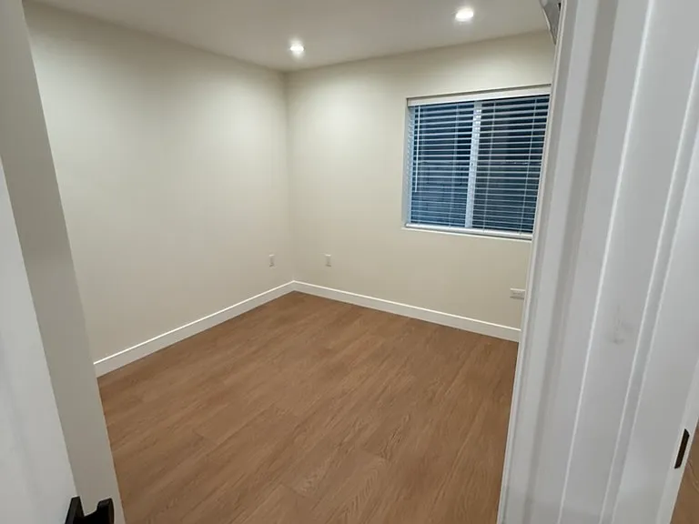 722 Penrith Dr — Photo 3