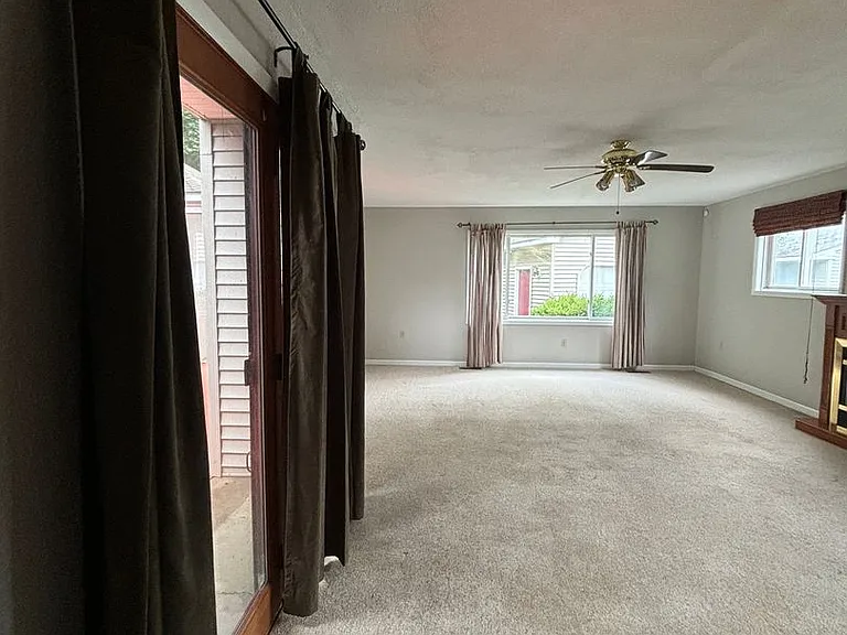 414 E Main St — Photo 35