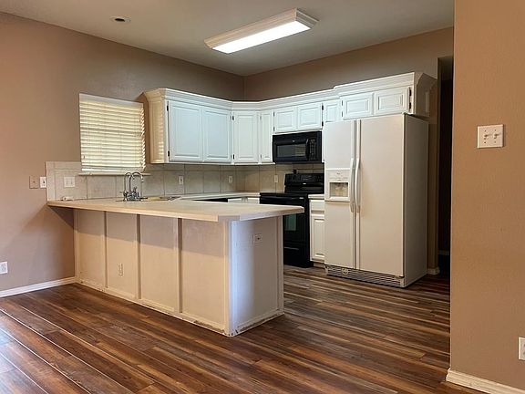 3rd image of 4711 Dentcrest Dr APT B