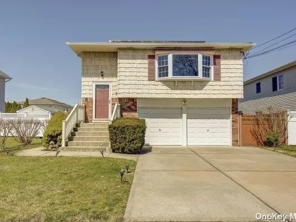 189 N Richmond Avenue, Massapequa, NY 11758