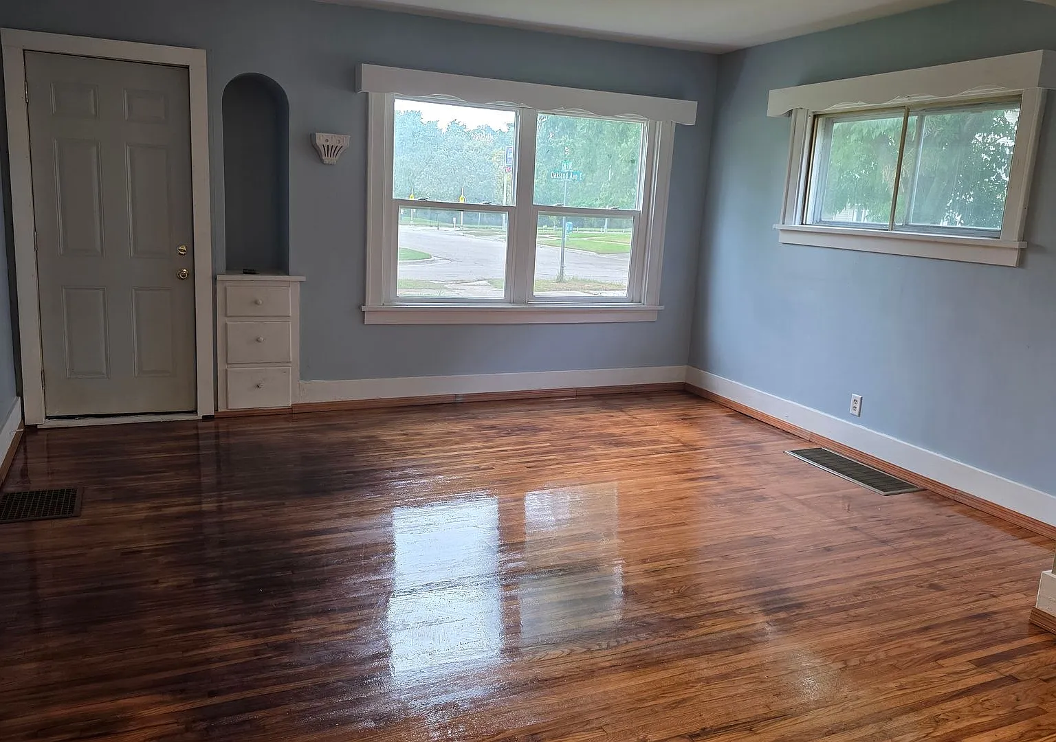 Beaman - Ulwelling - 1301 E Oakland Ave, Austin — Photo 4