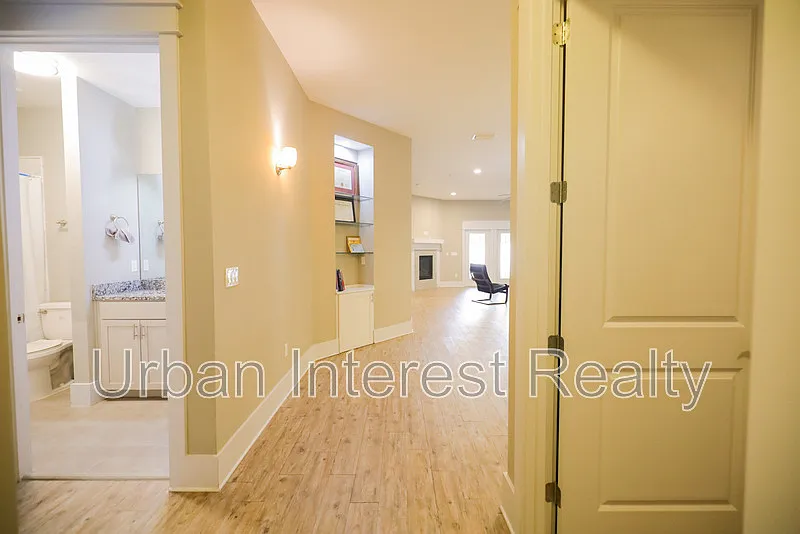3 bed, 2.0 bath, $2,950 — Photo 2