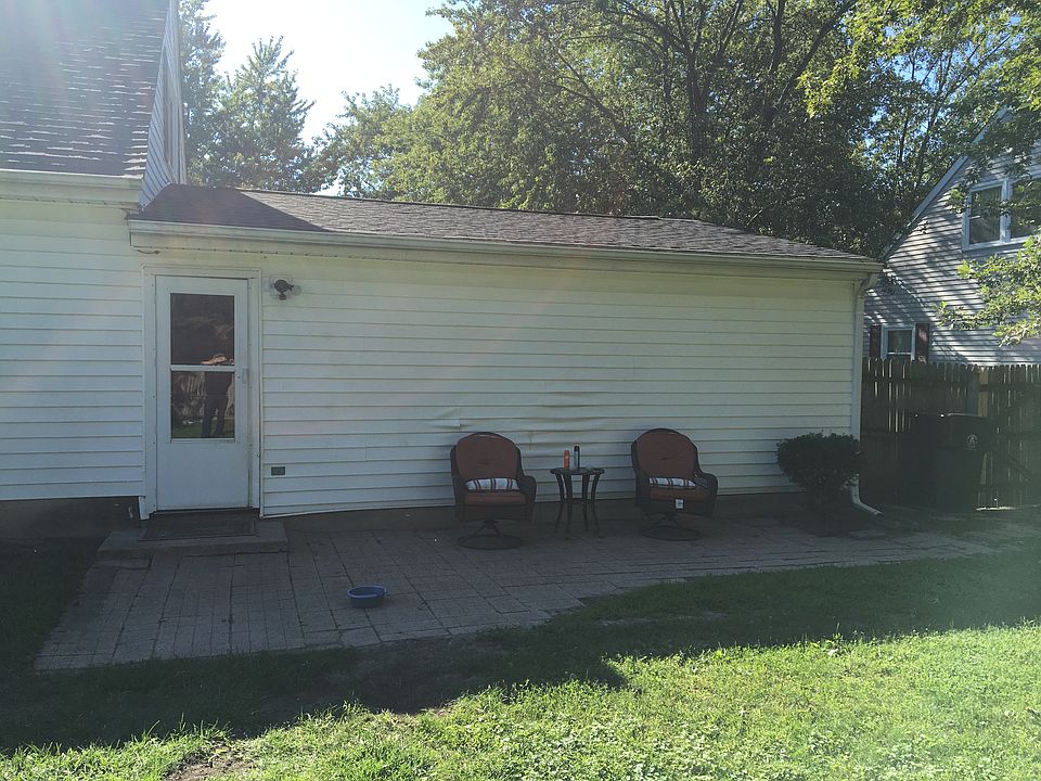 2nd image of 637 Oxford Rd
