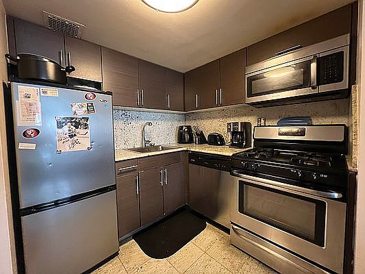 4th image of 10 Jones St APT 4G