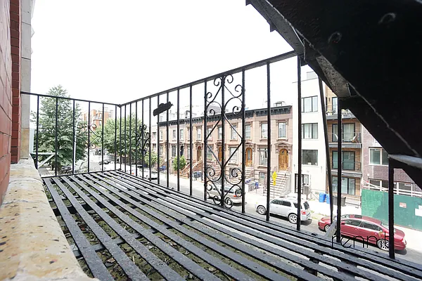 Rented by Rennit Inc. | media 8